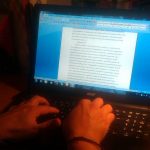 Declarado improcedente el despido de un comercial que en dos meses utilizó 57 horas de su horario laboral para navegar por internet en asuntos ajenos al trabajo: ‘Aunque reprochable, no encaja en una falta muy grave del convenio’