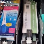La Guardia Civil denuncia a un hombre que vendía test de antígenos y de embarazo en una máquina de ‘vending’ instalada en la vía pública: cada test vendido le reportaba un 300% de beneficio
