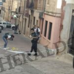 Detenido un hombre de 28 años por apuñalar gravemente a su expareja y levemente a un vecino que acudió a socorrerla, en una calle de Sigüenza: la mujer se recupera favorablemente en el hospital