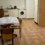 Irueste, un pequeño pueblo de Guadalajara, ofrece vivienda municipal gratis a quien gestione su bar municipal, tras la jubilación de sus anteriores encargados