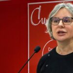 La senadora socialista por Guadalajara, Araceli Martínez, sigue culpando a los recortes de Cospedal (2011-2015) de la falta de médicos en la comarca de Sigüenza