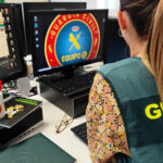 La Guardia Civil detiene a un hombre en Guadalajara por estafar más de 15.000 euros a dos empresas de Granada: infectaba el correo electrónico de los estafados y cambiaba a su nombre las cuentas donde se ingresaban los pagos