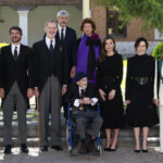 El escritor Álvaro Pombo recibe el Premio Cervantes de las Letras 2024 de manos de los reyes en el paraninfo de la Universidad de Alcalá