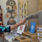 La XXIX Feria de Artesanía de Primavera abre sus puertas en la Concordia con 26 artesanos y talleres en vivo