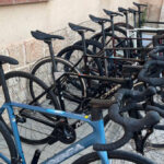 Una furgoneta con las placas de matrícula ‘dobladas’ llevó a la Guardia Civil de Cifuentes (Guadalajara) hasta el ladrón que acababa de robar en Rivas Vaciamadrid ocho bicicletas de alta gama valoradas en 33.000 euros