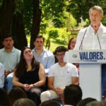 Feijóo pide a Sánchez, en un acto público celebrado en Guadalajara, que dimita tras conocerse el informe de la UCO en el que se desvela una trama de corrupción que afecta al Gobierno y al PSOE