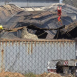La Junta desactiva hoy sábado 12 de julio el Plan de Alerta decretado por el incendio de la planta de reciclado de pilas y baterías de coches eléctricos de Azuqueca del viernes 4 de julio: solo quedan algunos bomberos vigilando la nave