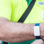El Ayuntamiento de Guadalajara inicia un proyecto piloto para proteger a los trabajadores de limpieza viaria frente al calor: se han seleccionado 11 operarios municipales con diferentes turnos para probar el funcionamiento de las pulseras