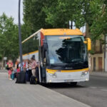 Los usuarios del bus sustitutivo del tren entre Guadalajara y Sigüenza denuncian que Renfe les obliga a esperar en una parada sin marquesina y han tenido que soportar las esperas a más de 40º durante la ola de calor