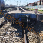 La rotura del eje de un tren de mercancías provoca el descarrilamiento de un vagón a la altura de Alovera: fue llevado con las ruedas fuera del raíl hasta Azuqueca, por lo que se ha interrumpido el Cercanías entre Madrid y Guadalajara