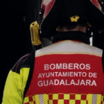 Trasladan al hospital a un hombre de 30 años tras resultar herido en el incendio de la campana extractora de la cocina de su vivienda sita en la calle La Sierra, en Guadalajara