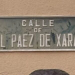 El ciudadano de a pie pregunta: ‘¿Tras los 10 días de ferias y fiestas el Consistorio se pondrá manos a la obra para rehabilitar las calles del centro de Guadalajara y que dejen de dar una penosa imagen, como muestran los letreros del callejero?’