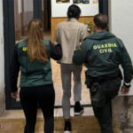 Detenida una joven de 25 años por estafar más de 10.000 euros a un anciano de 89 años de Brihuega: le sustrajo la tarjeta y cada madrugada iba al cajero automático y sacaba 1.000 euros, hasta el que el director del banco sospechó y avisó a la Guardia Civil