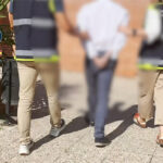 Detenido un profesor de instituto por seis delitos de agresión sexual a otros tantos alumnos de entre 12 y 15 años: también se le imputan los delitos de prostitución y pornografía infantil y ‘child grooming’: el juez ha decretado su ingreso en prisión